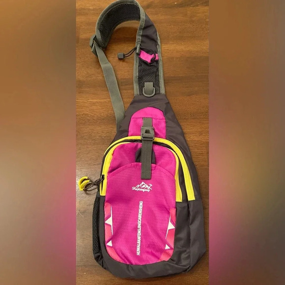 NWOT Unisex‎ Slingpack Bag Nylon - Picture 1 of 3